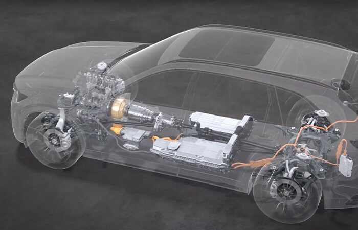 Une vue interne du moteur CX-90 PHEV.